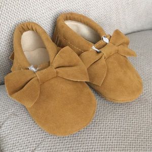 NWOT Baby moccasins size 0-6 months